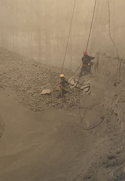 水泥庫清庫，清理鋼板倉